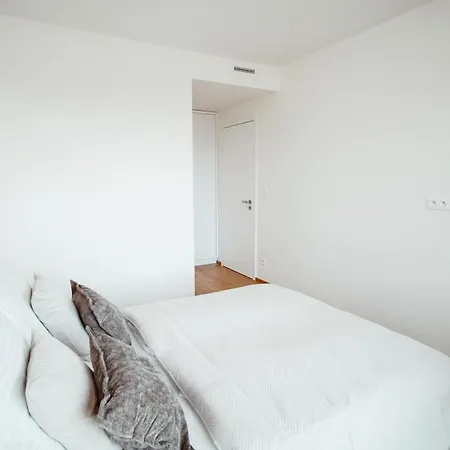 Elegant Smichov With Balcony * Praga