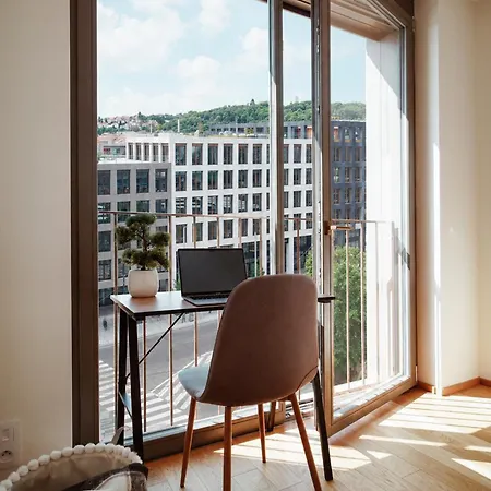 Elegant Smichov With Balcony Appartamento