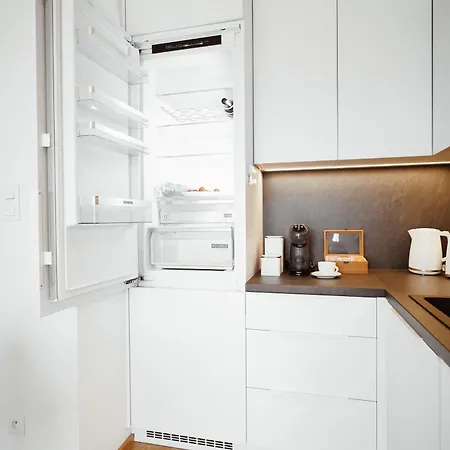 Appartamento Elegant Smichov With Balcony Praga