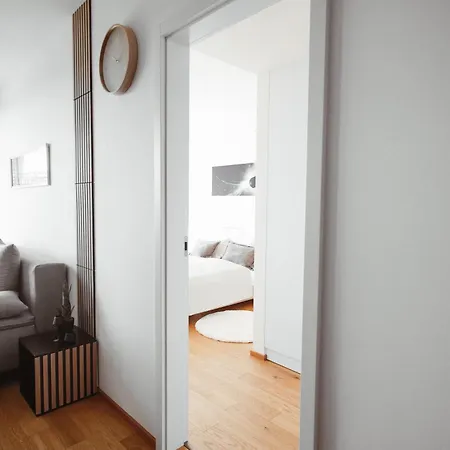 Elegant Smichov With Balcony Appartamento